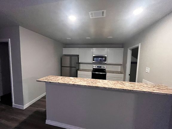 5th image of 2109 Wildewood Dr #A