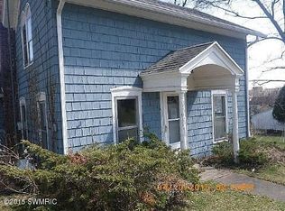 312 N Chestnut St, Augusta, MI 49012