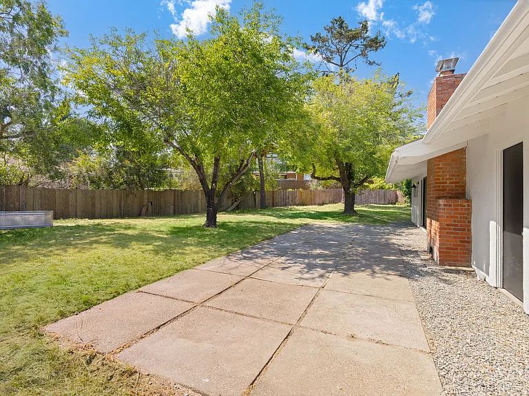 45 Pamela Ct — Photo 11