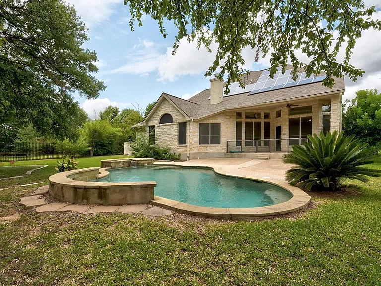 40 Lovegrass Ln — Photo 2