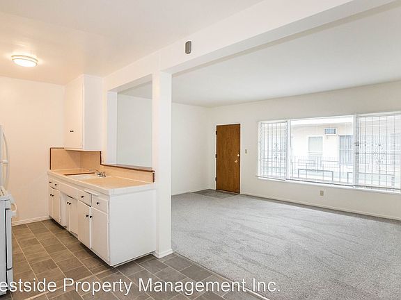 3rd image of 145 N La Peer Dr APT 7