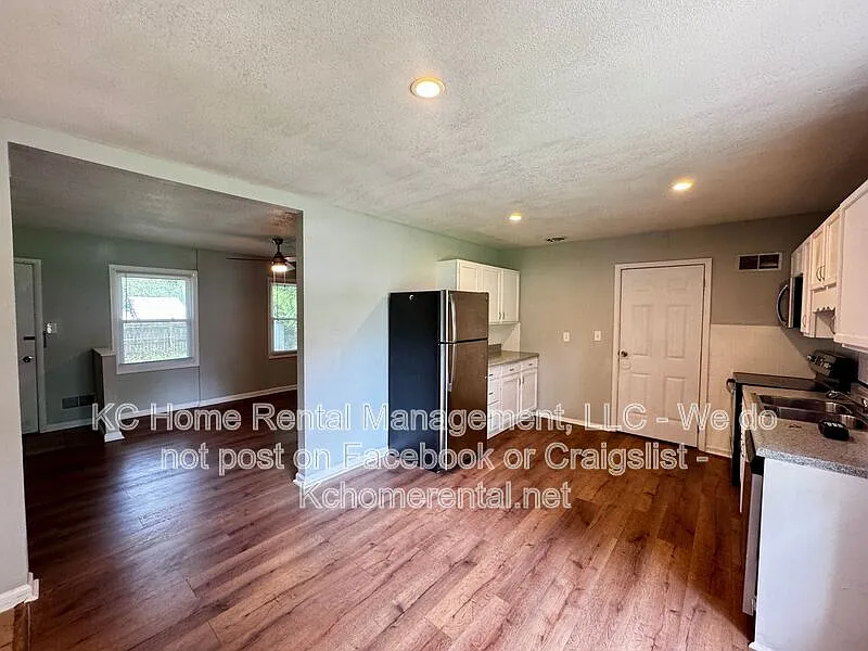 4 bed, 2.0 bath, $1,395 — Photo 4