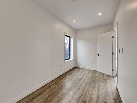 4th image of 3064 Imperial Ave #2