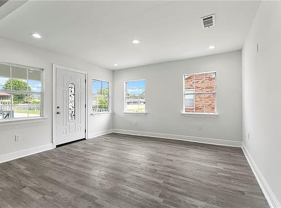4th image of 4845 Tulip St