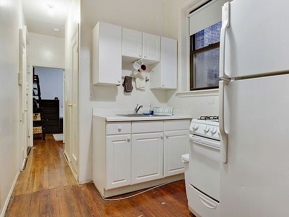 3rd image of 217 E 83rd St APT 4C