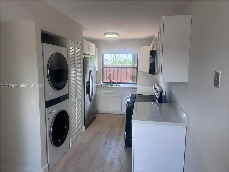 6532 NW 170th Ter — Photo 34