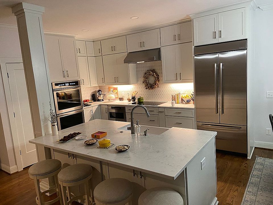 1st image of 119 Brilliantine Cir