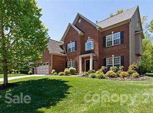 2112 Willowcrest Dr, Waxhaw, NC 28173