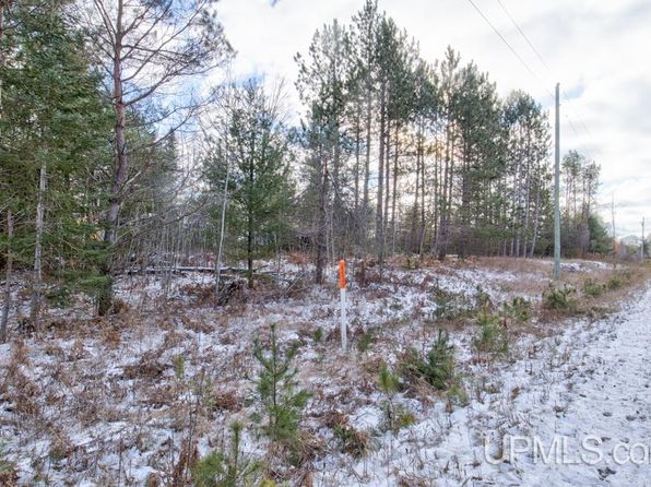 Jimtown Rd, Menominee, MI 49858