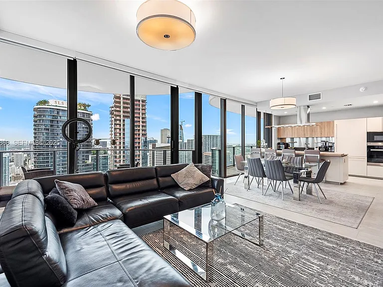 1000 Brickell Plz #Penthouse 5301 — Photo 1