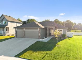 9302 S 71st Ave, Papillion, NE 68133
