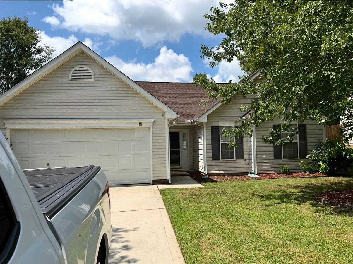 3 bed, 1258 sqft, $2,000 — Photo 1