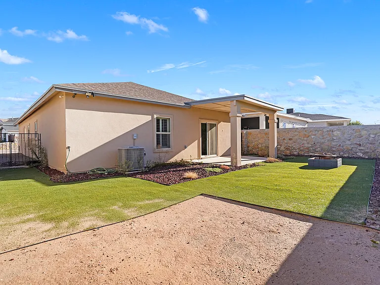 3115 Red Creek Dr — Photo 6
