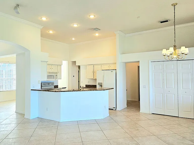 7209 Colonial Lake Dr — Photo 13