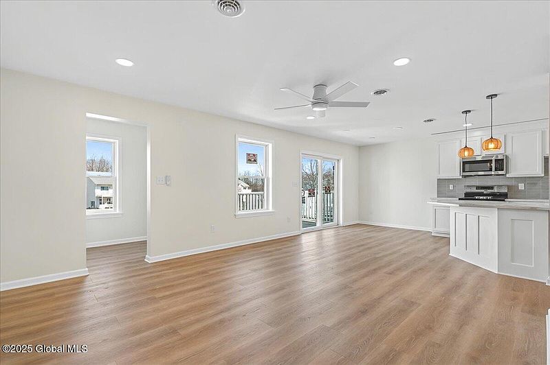 3rd image of 206 Cambridge Manor Drive