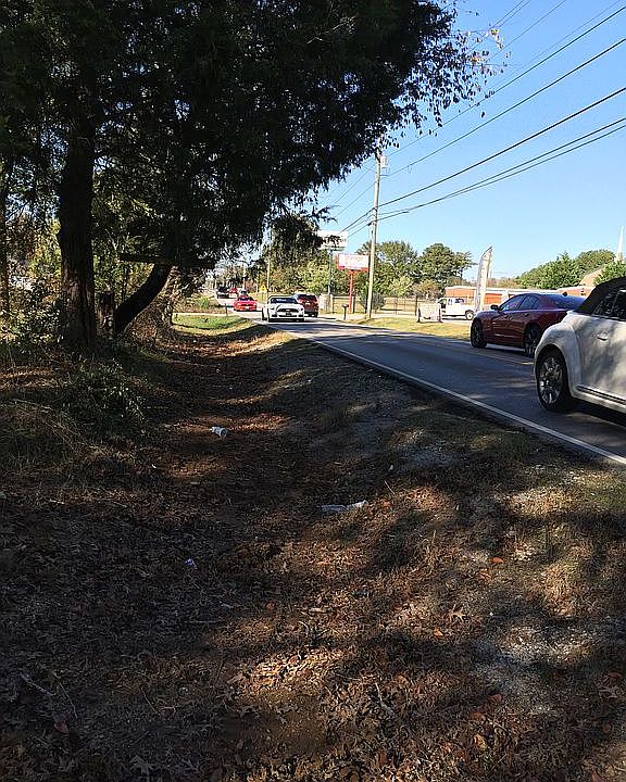 2nd image of 558 Nance Rd