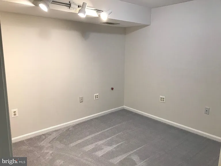 Mainsail Dr — Photo 25