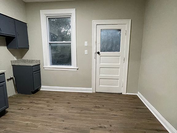 3rd image of 959 Fairbanks Ave Unit 1