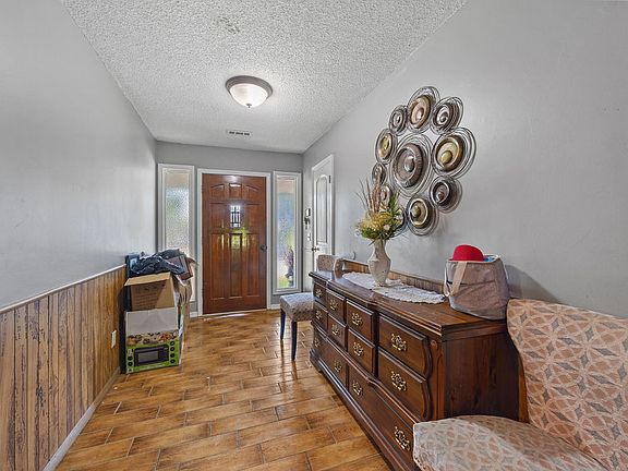 4th image of 1406 Daline St