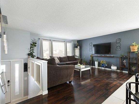 4th image of 172 E Rundlefield Cres NE