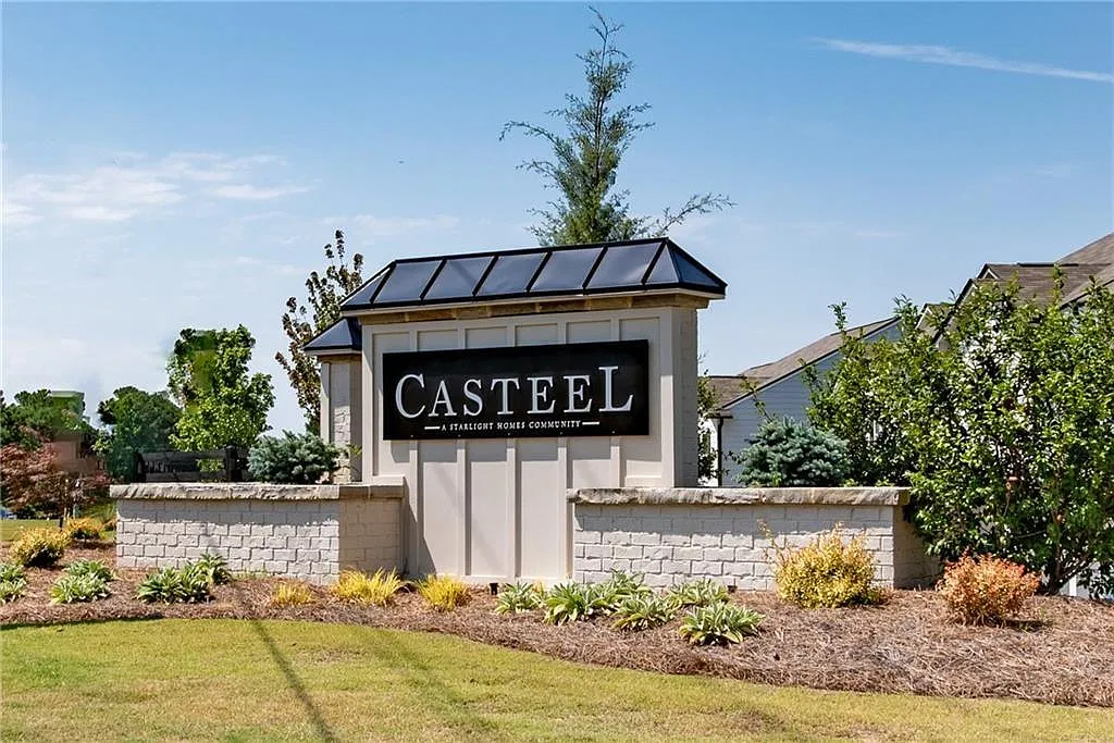 4 bed, 2.5 bath, 2610 sqft, $2,100 — Photo 1