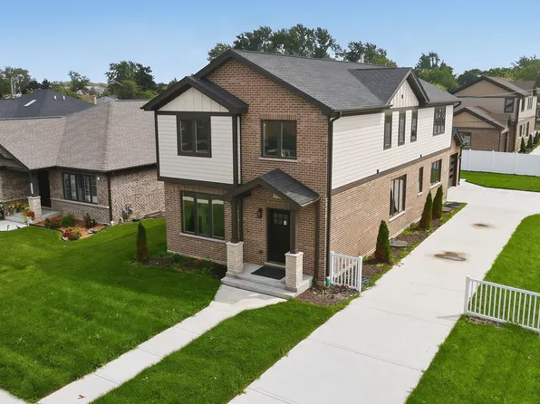 7957 W 73rd Pl, Bridgeview, IL 60455