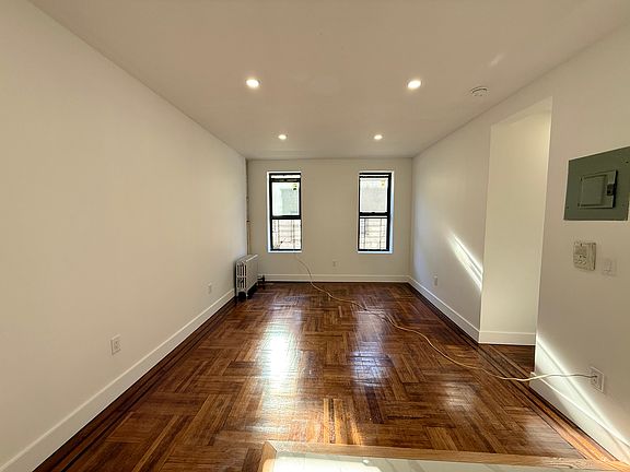 3rd image of 250 Clarkson Ave #512