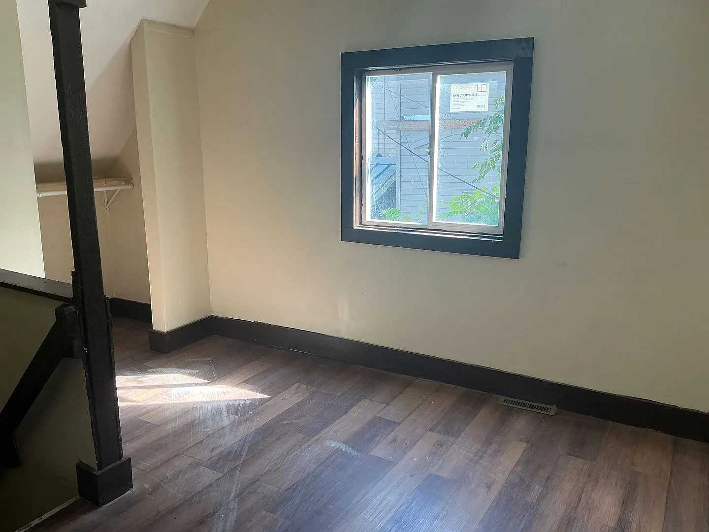 Spacious and Updated Single Family Home — Photo 2
