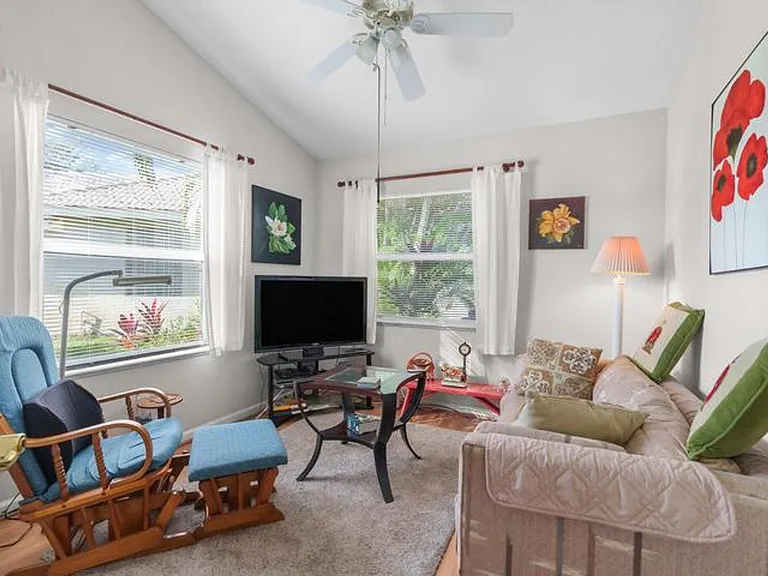 5260 Grande Palm Cir — Photo 11