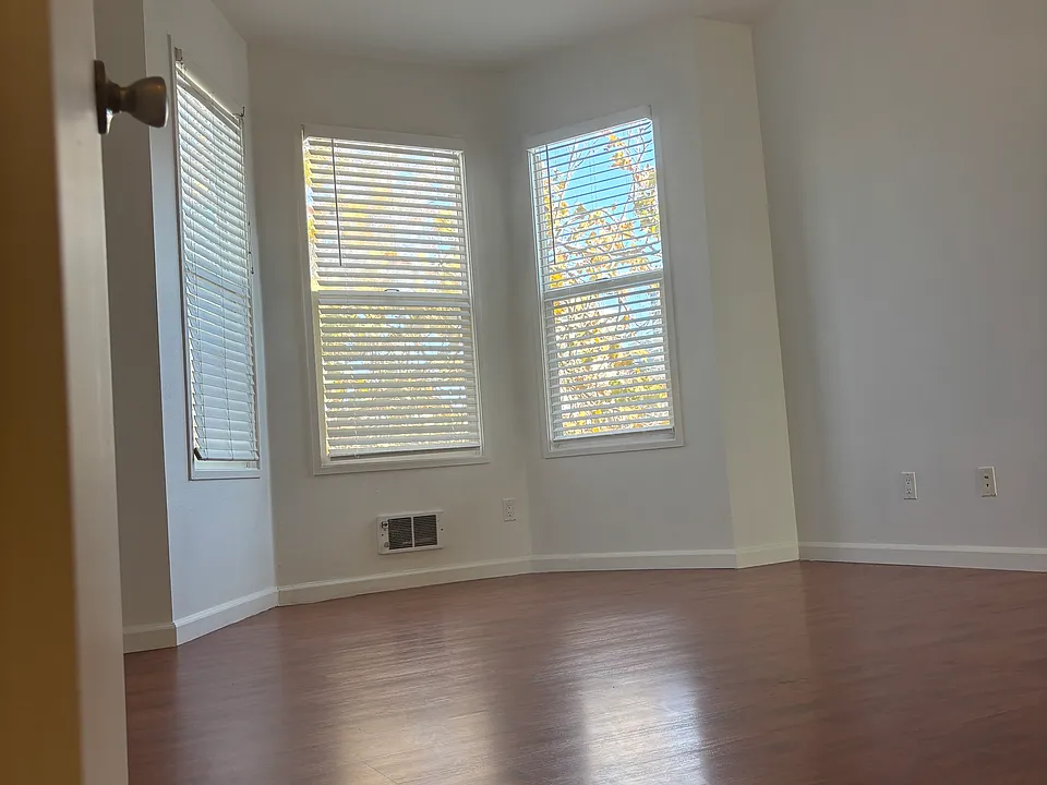 2445 Telegraph Ave