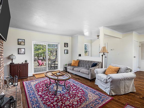 5th image of 276 Cherry Ln