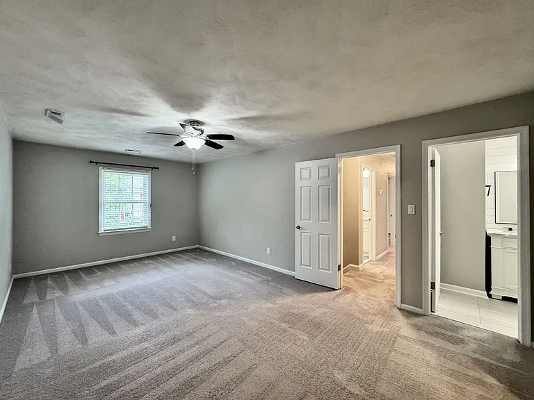 965 Commodore Dr — Photo 30