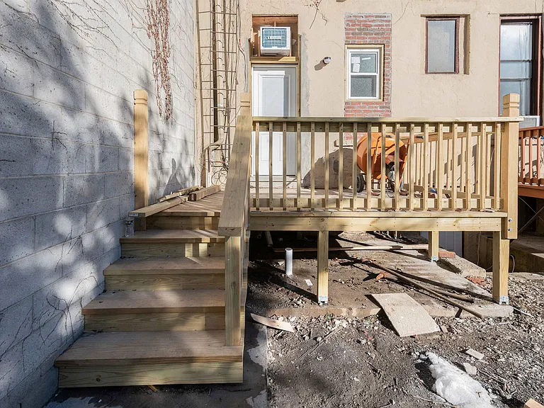 145 Brunswick St #1R — Photo 15