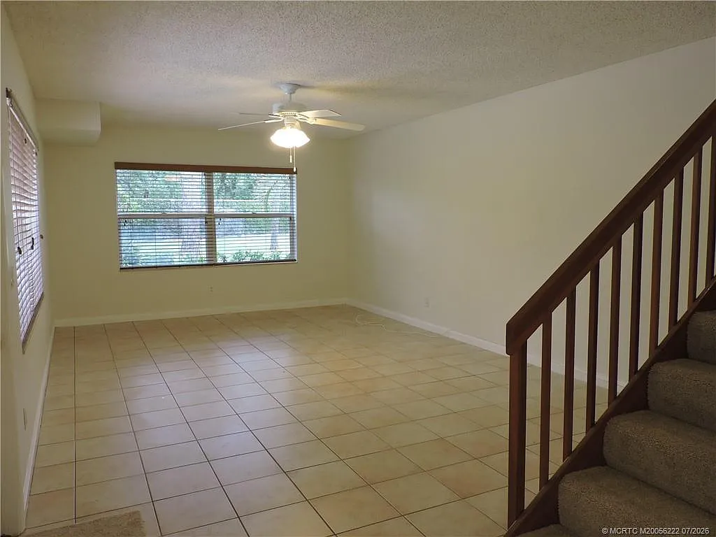 2 bed, 2.5 bath, 1374 sqft, $2,300 — Photo 4