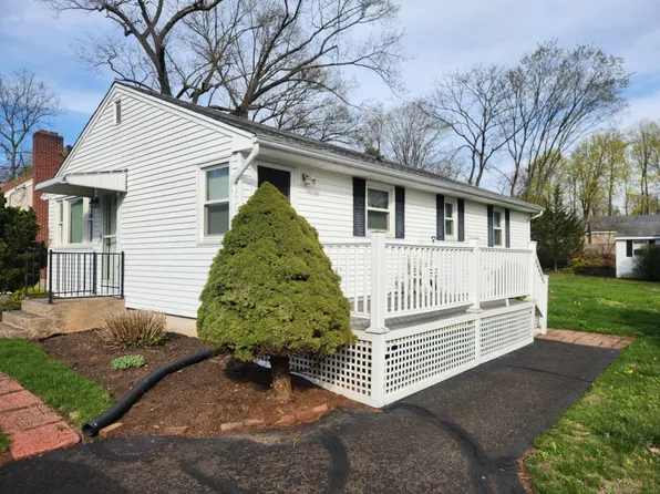 96 Smithfield Avenue, Meriden, CT 06451