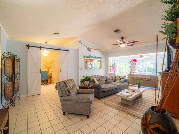 3060 Lakeview Dr, Sebring, FL 33870