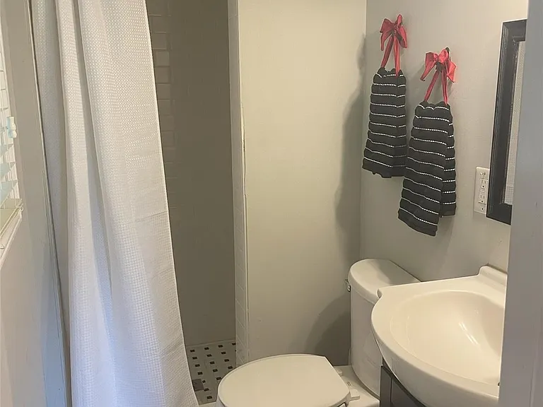 540 Carolyn Ln — Photo 17