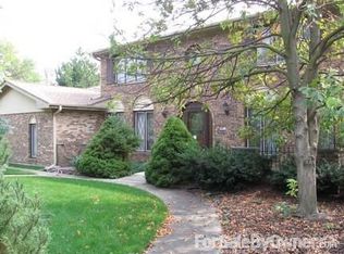 3611 Glenview Rd, Glenview, IL 60025