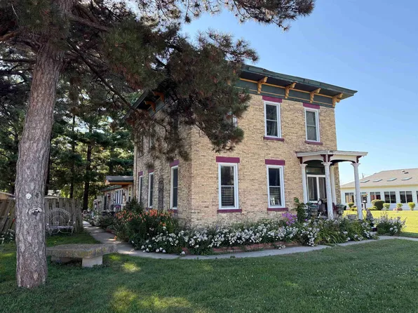 1009 W 3rd Ave, Brodhead, WI 53520