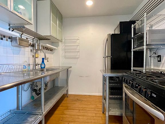 4th image of 51 Hester St APT 6