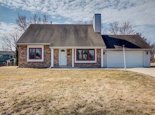 7272 S Countryside Ct, Franklin, WI 53132