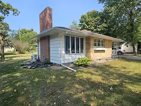3rd image of 1409 2nd Ave