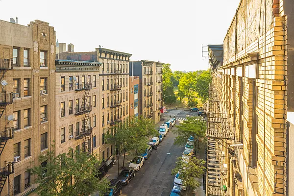 Rented by C2R Management LLC | media 14