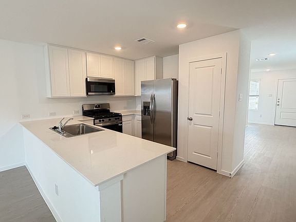 5th image of 31418 Casacalenda Ln