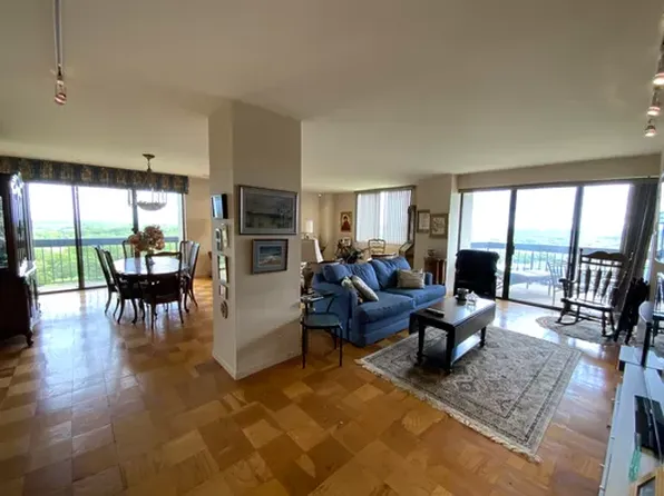 27110 Grand Central Pkwy APT 24W, Queens, NY 11005