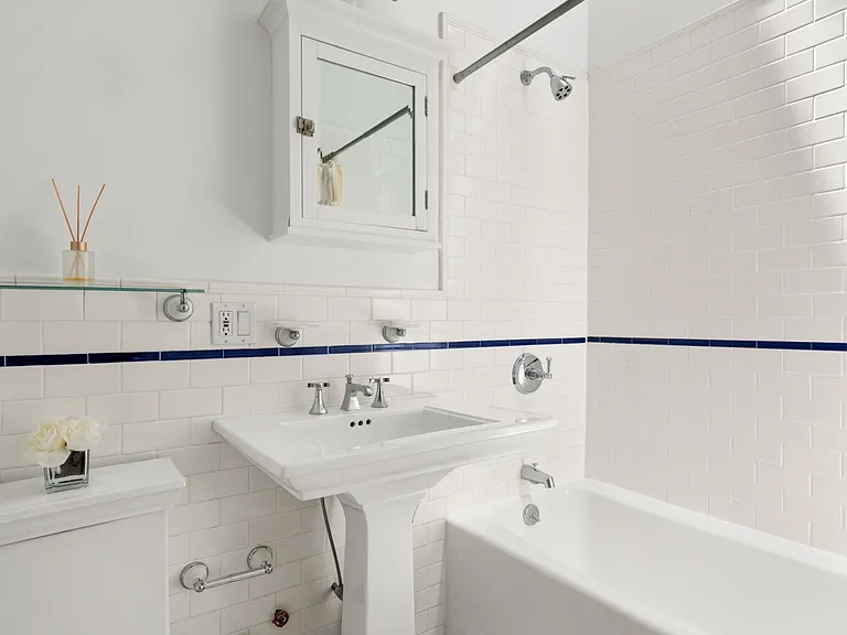 43 W 10th St #3 — Photo 5