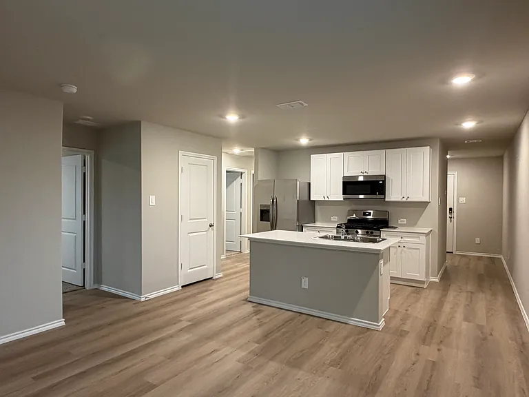 5512 Flannel Ln — Photo 2