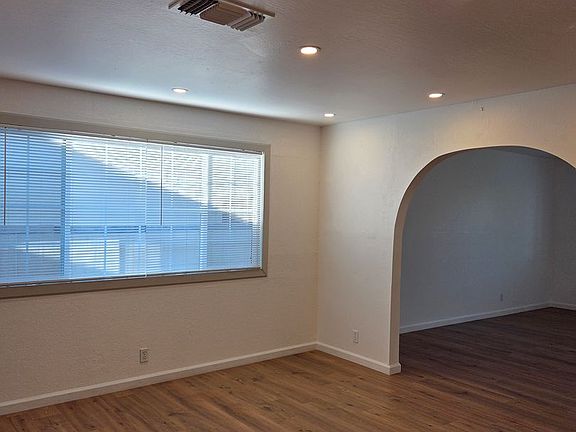 5th image of 234 Camellia St