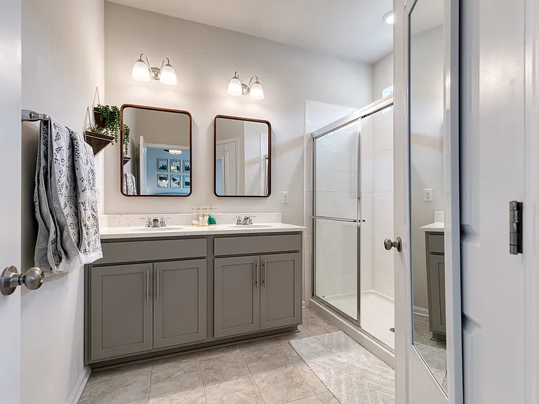 2050 Hinshaw Dr — Photo 32