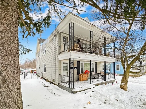 52 Burrstone Rd, New York Mills, NY 13417